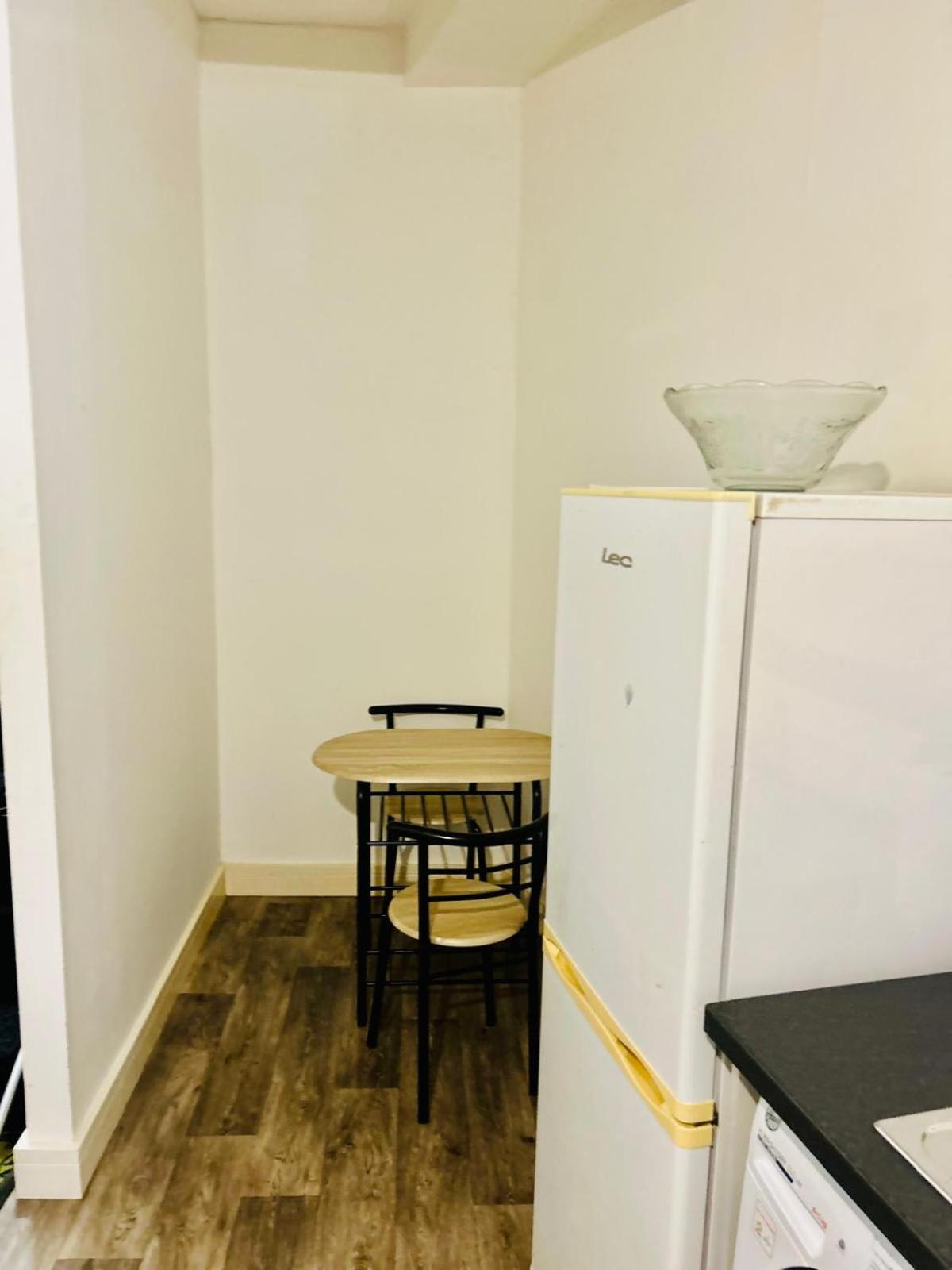 Studio Flat In Донкастер Экстерьер фото