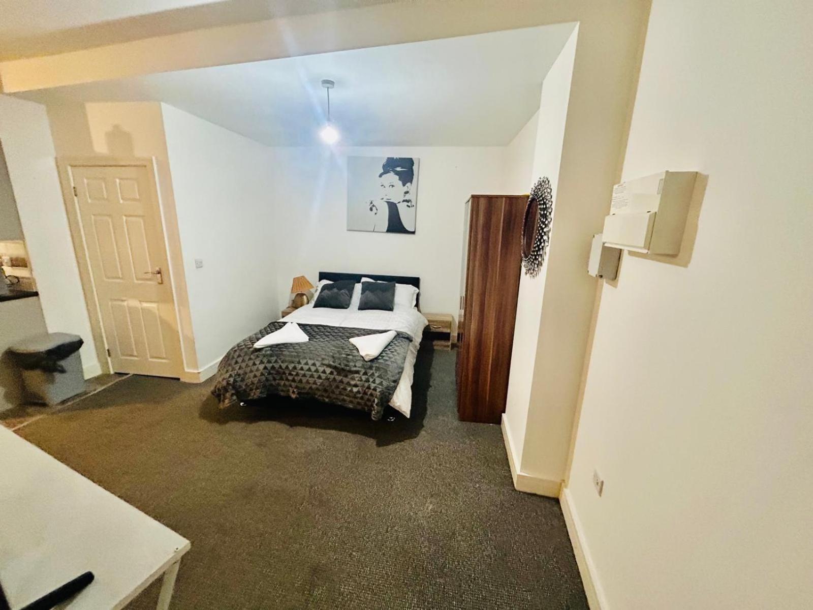 Studio Flat In Донкастер Экстерьер фото