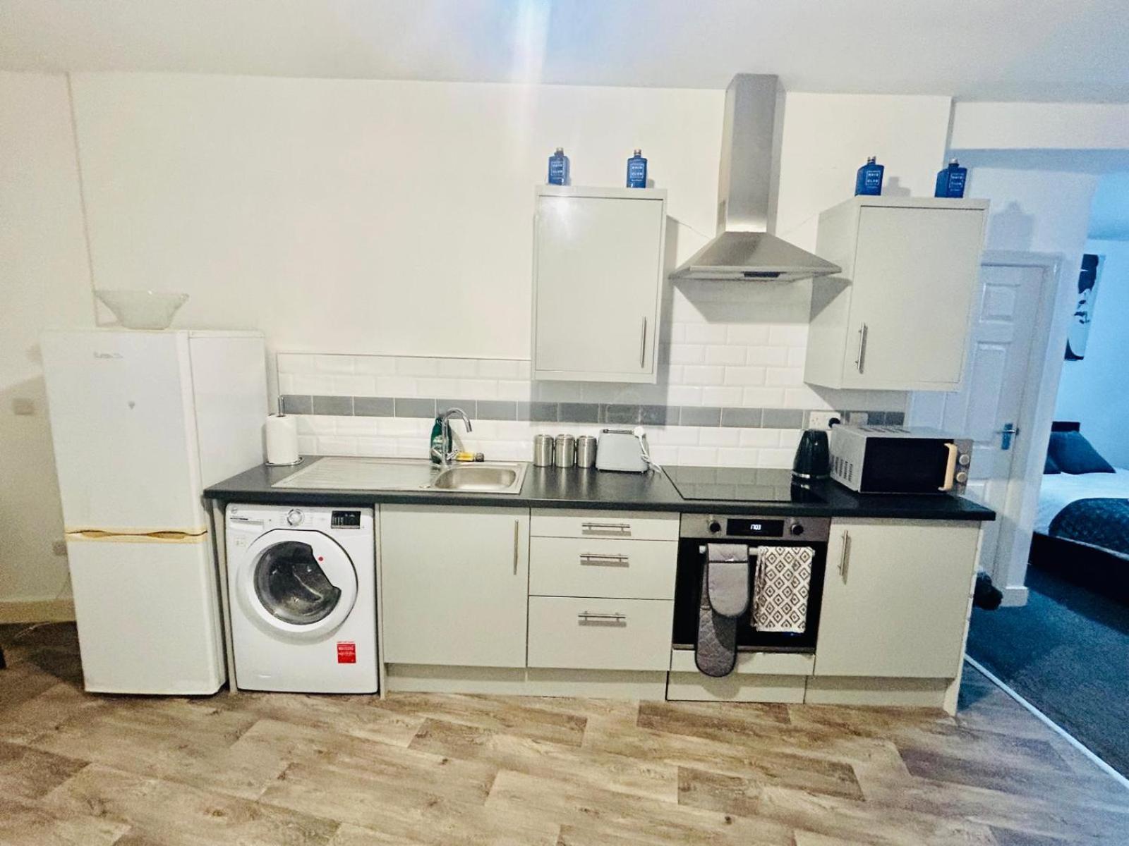 Studio Flat In Донкастер Экстерьер фото